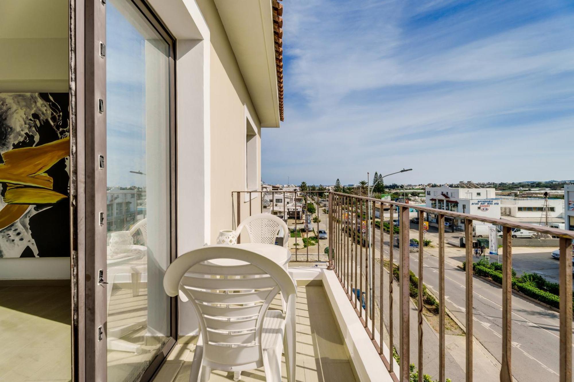 Sun 'n Joy Paralimni